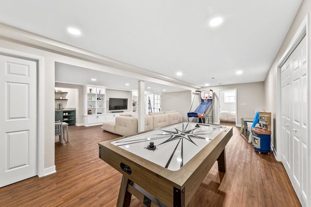 1118 Riverwalk COURT, Pewaukee, WI 53072