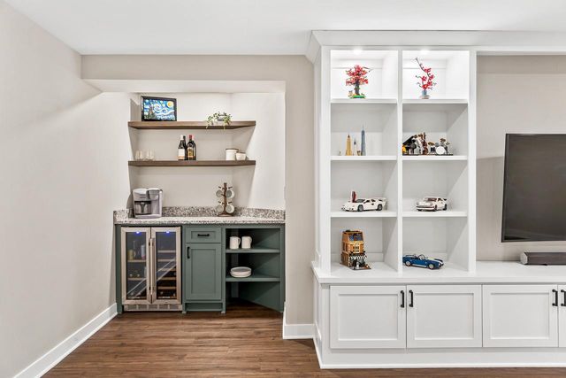 1118 Riverwalk COURT, Pewaukee, WI 53072