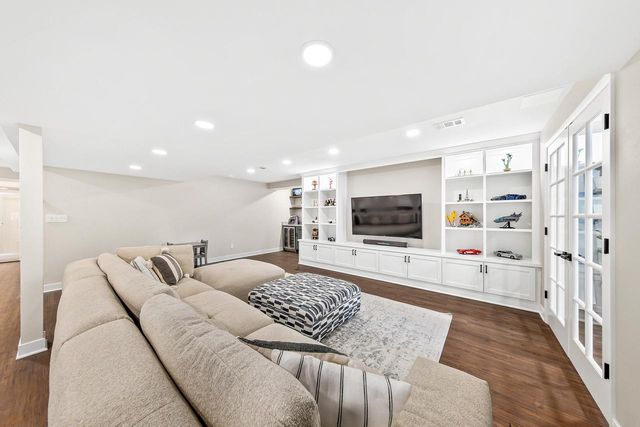 1118 Riverwalk COURT, Pewaukee, WI 53072