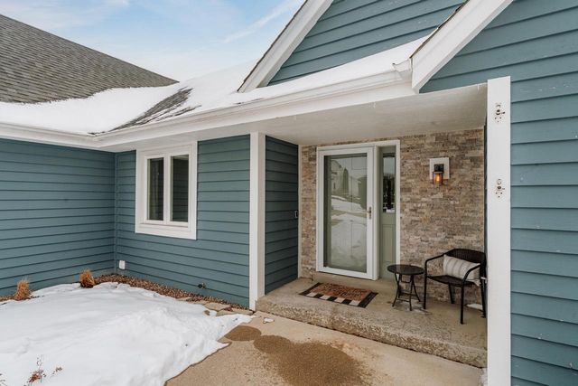 1118 Riverwalk COURT, Pewaukee, WI 53072