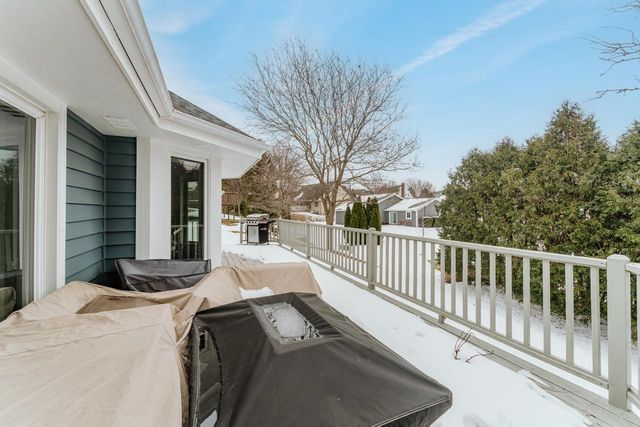 1118 Riverwalk COURT, Pewaukee, WI 53072