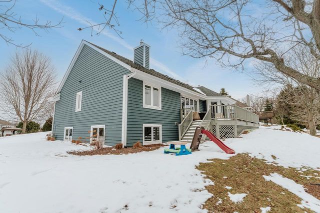 1118 Riverwalk COURT, Pewaukee, WI 53072