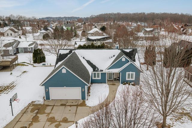 1118 Riverwalk COURT, Pewaukee, WI 53072