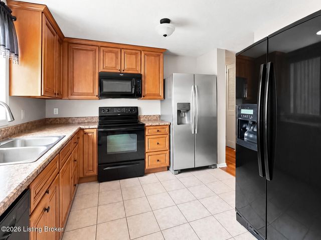 3714 Hillview Blvd, Louisville, KY 40229