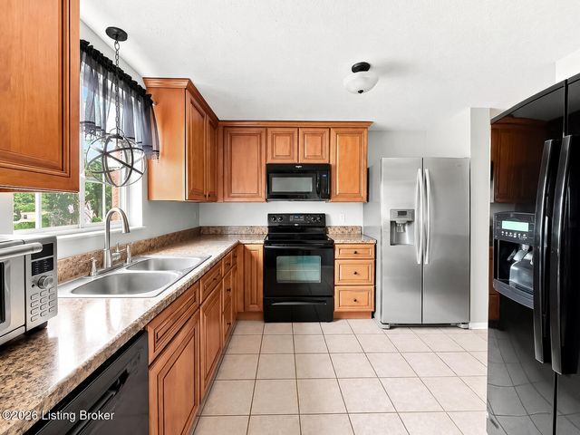 3714 Hillview Blvd, Louisville, KY 40229