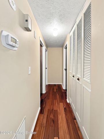3714 Hillview Blvd, Louisville, KY 40229