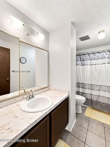 3714 Hillview Blvd, Louisville, KY 40229