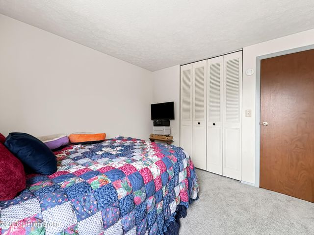 3714 Hillview Blvd, Louisville, KY 40229