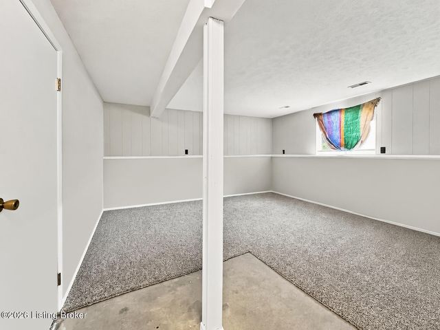 3714 Hillview Blvd, Louisville, KY 40229