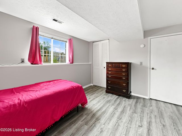 3714 Hillview Blvd, Louisville, KY 40229