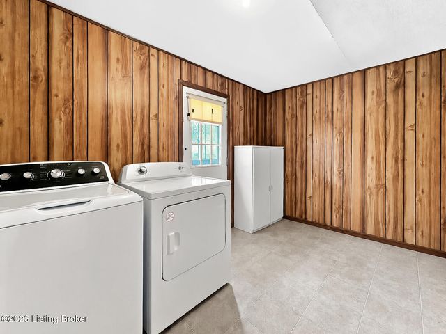 3714 Hillview Blvd, Louisville, KY 40229