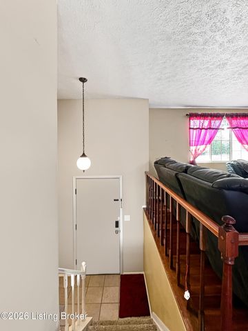 3714 Hillview Blvd, Louisville, KY 40229