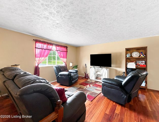 3714 Hillview Blvd, Louisville, KY 40229