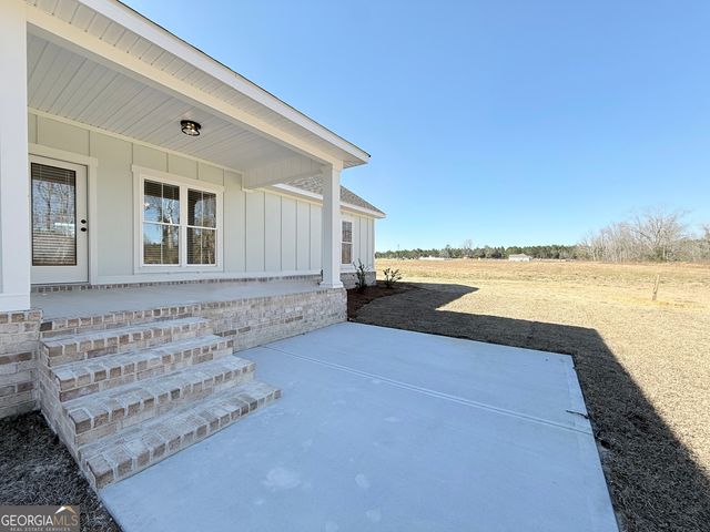 125 Pin Oak Lane, Statesboro, GA 30458