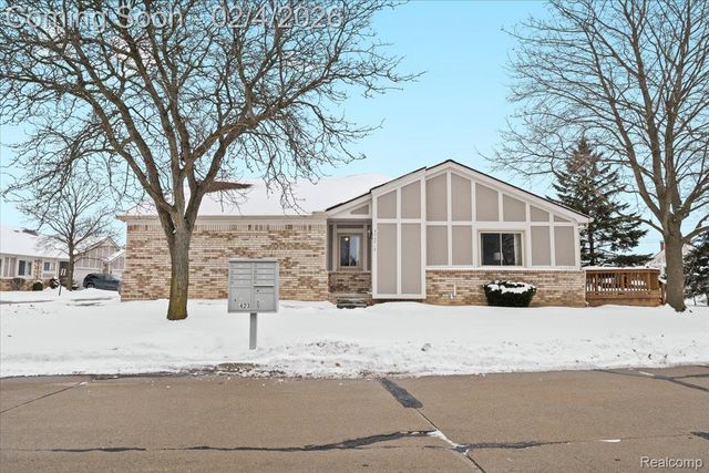 42158 Blossom Lane 44, Clinton Charter Township, MI 48038