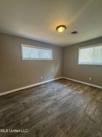 227 Queen Anne Lane, Jackson, MS 39209