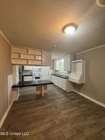 227 Queen Anne Lane, Jackson, MS 39209