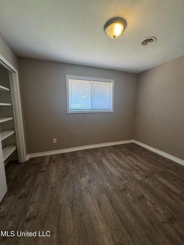 227 Queen Anne Lane, Jackson, MS 39209