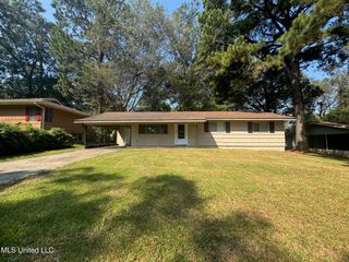 227 Queen Anne Lane, Jackson, MS 39209