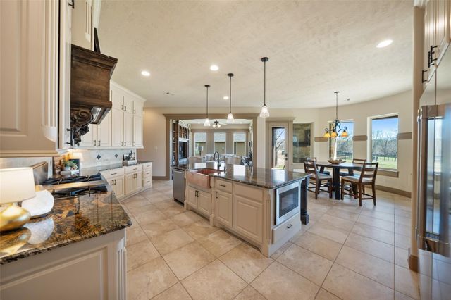 40 Stewart Road, New Waverly, TX 77358