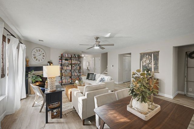 1038 Lexington Farms Dr, Spring Hill, TN 37174