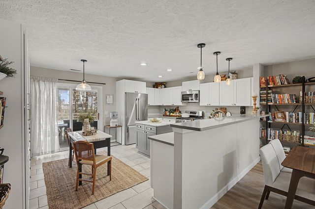 1038 Lexington Farms Dr, Spring Hill, TN 37174