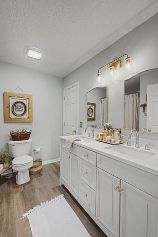 1038 Lexington Farms Dr, Spring Hill, TN 37174