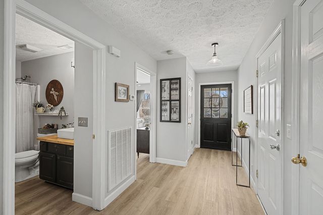 1038 Lexington Farms Dr, Spring Hill, TN 37174