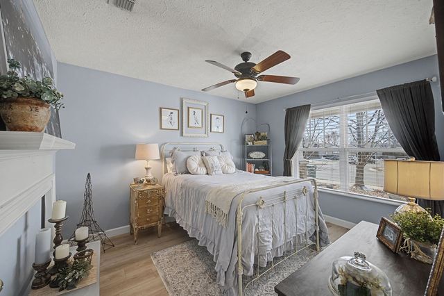 1038 Lexington Farms Dr, Spring Hill, TN 37174