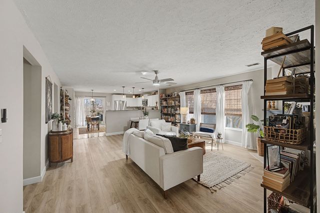 1038 Lexington Farms Dr, Spring Hill, TN 37174