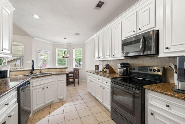 7090 Shadow Lake Drive, Willis, TX 77318