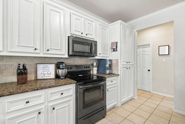 7090 Shadow Lake Drive, Willis, TX 77318