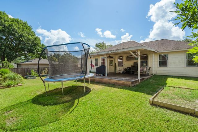 7090 Shadow Lake Drive, Willis, TX 77318