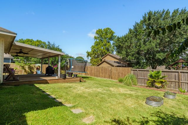 7090 Shadow Lake Drive, Willis, TX 77318