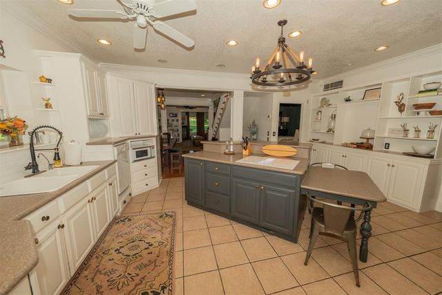 1301 E Rock Creek Road, Tuttle, OK 73089