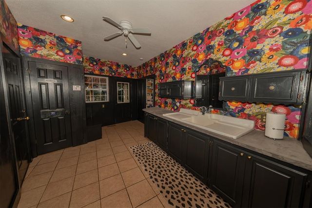 1301 E Rock Creek Road, Tuttle, OK 73089