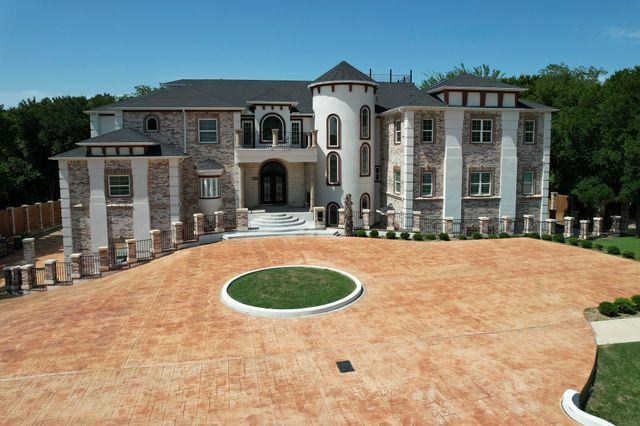 2415 Amberleaf Court, Cedar Hill, TX 75104