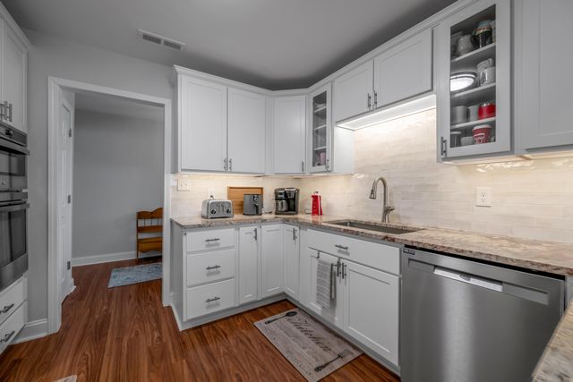 1824 Russell Cave Road, Lexington, KY 40505