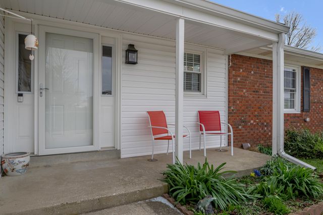 1824 Russell Cave Road, Lexington, KY 40505