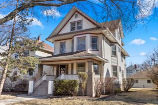 608 S Grove Avenue, Oak Park, IL 60304