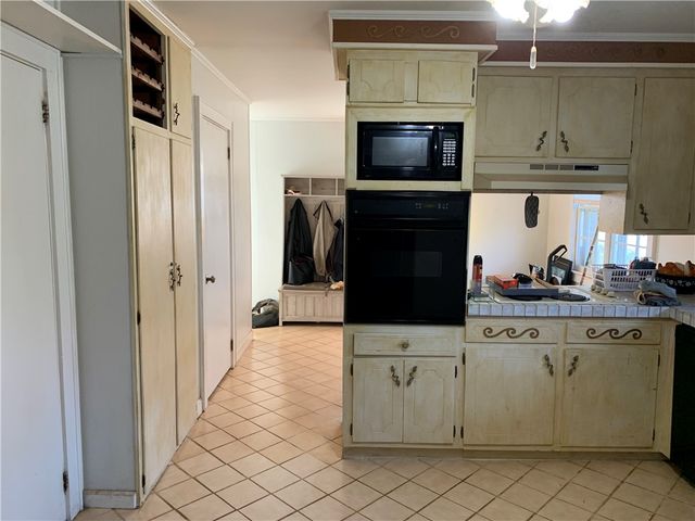 805 S Oak Street, Seneca, SC 29678