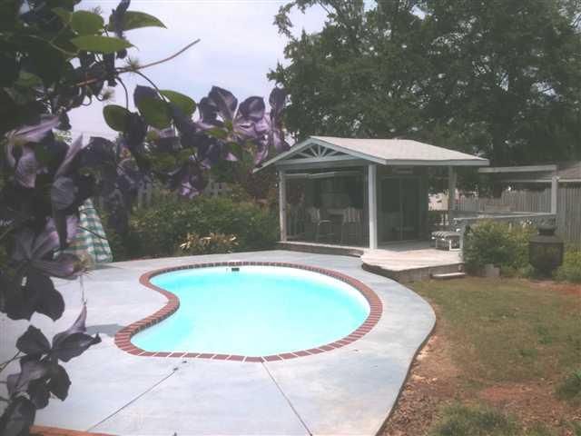 805 S Oak Street, Seneca, SC 29678