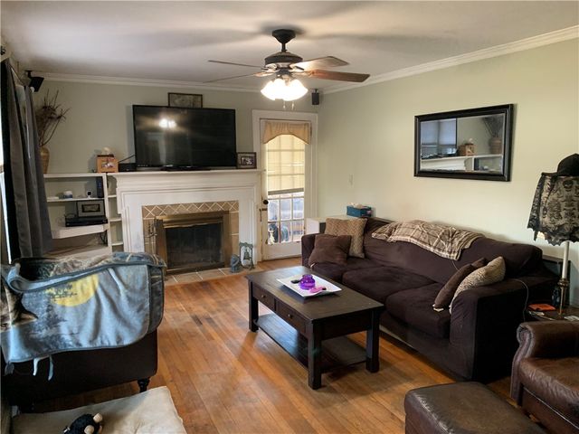 805 S Oak Street, Seneca, SC 29678