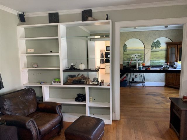 805 S Oak Street, Seneca, SC 29678