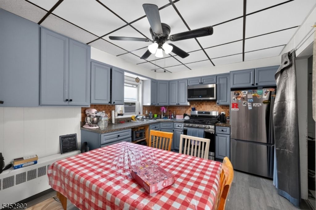 128 Ackerman Ave 2, Clifton City, NJ 07011 — photo 3