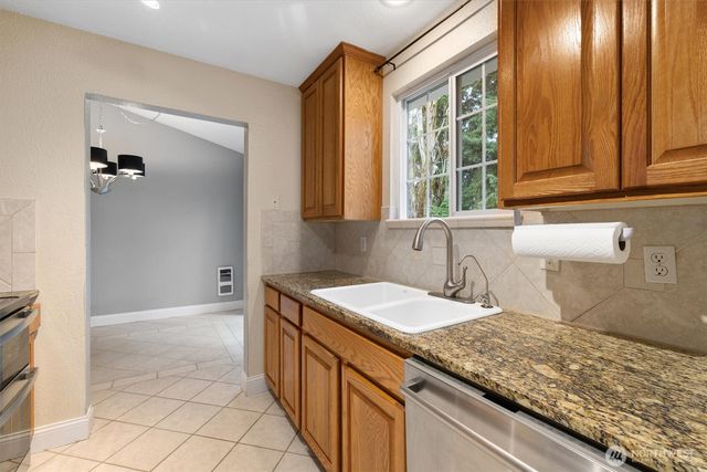 4909 38th Street NE, Tacoma, WA 98422