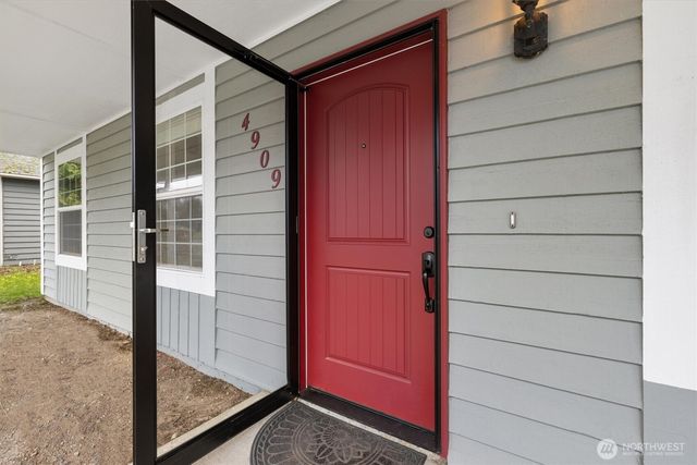 4909 38th Street NE, Tacoma, WA 98422