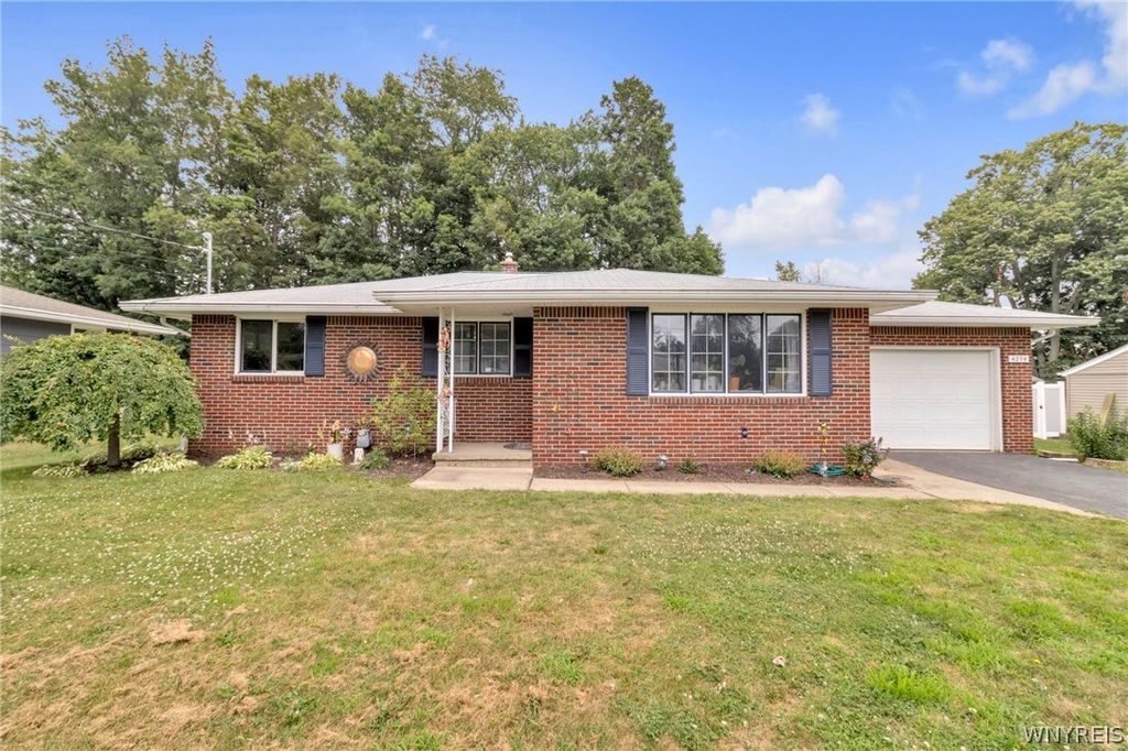 4294 Beetow Drive, Hamburg, NY 14075