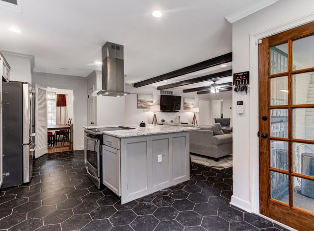 8929 ROCKY POINT RD, Memphis, TN 38018