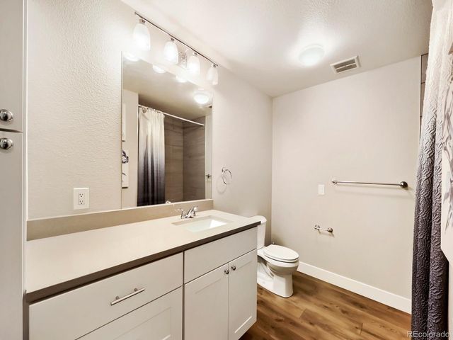 190 E Highline Cir 202, Centennial, CO 80122